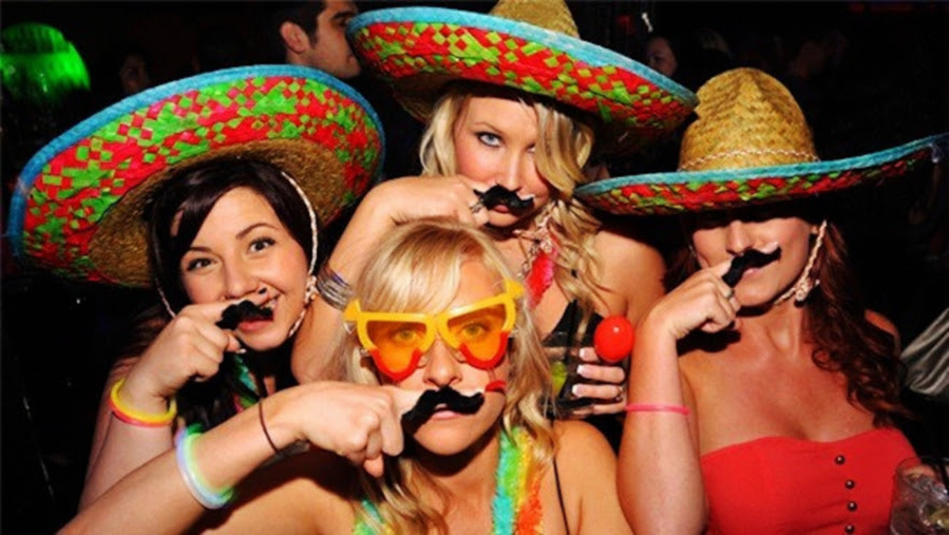 Buy Tickets to NYC Cinco de Mayo Yacht Party Cruise Hornblower Pier 15