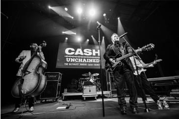 Cash Unchained: Johnny Cash Tribute, Rick Ryan, Frank Carson: 