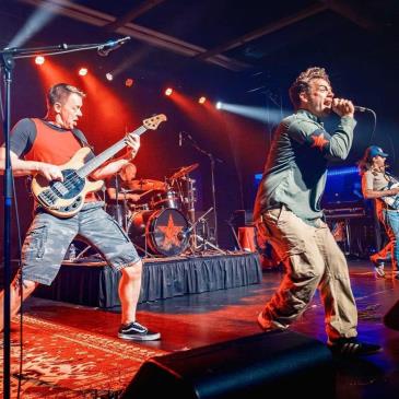 enRAGE AGAINST THE MACHINE With Faithful Annie-img